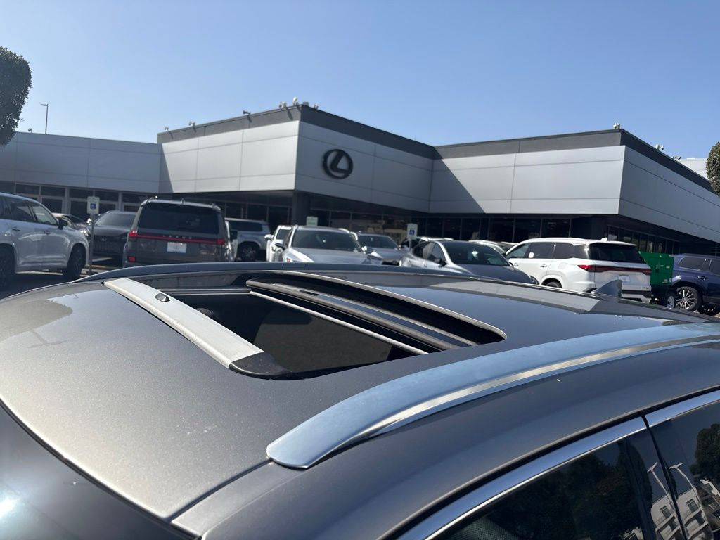 Thumbnail: 2021 Lexus RX - 10