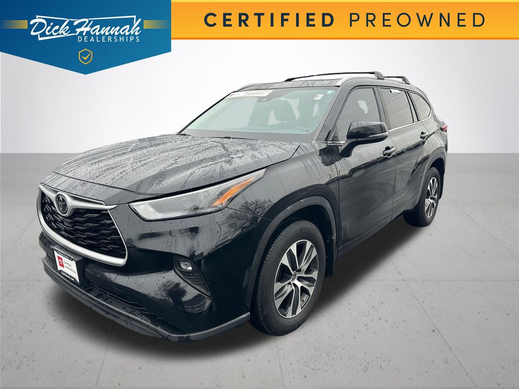 2023 Toyota Highlander XLE's photo