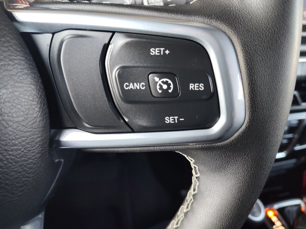 Used Car 2023 Jeep Gladiator  Overland For Sale Under $30,000 In Austin, Texas