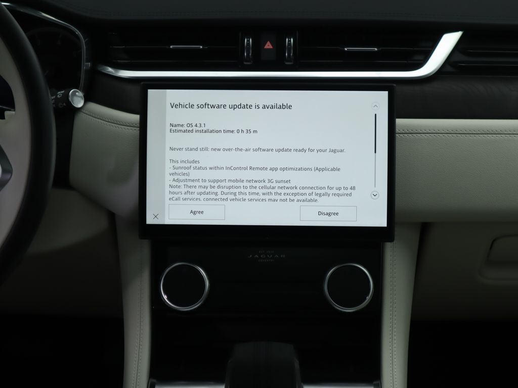 Thumbnail: 2023 Jaguar F-Pace - 14