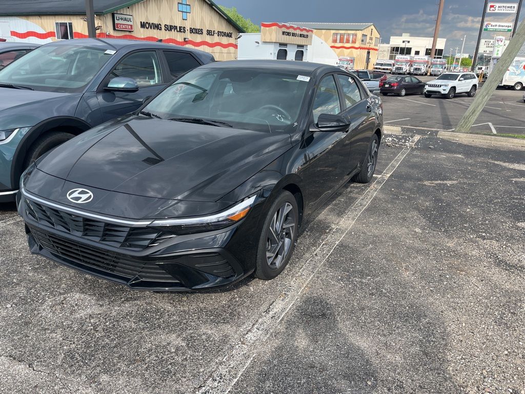 Abyss Black 2025 Hyundai Elantra SEL Sport FWD Sedan Front-Wheel Drive Continuously Variable Transmission