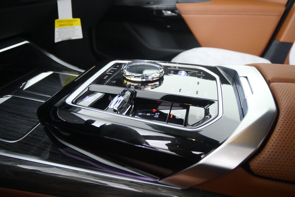 Thumbnail: 2026 BMW 7 Series - 24