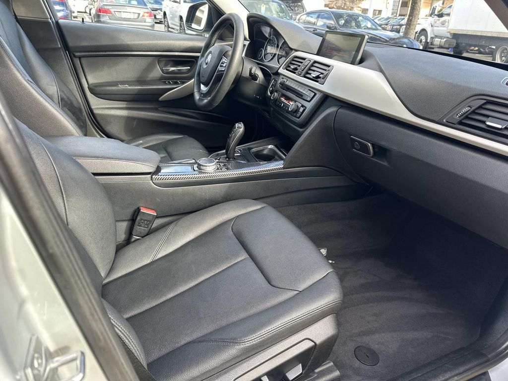 Thumbnail: 2015 BMW 3 Series - 19