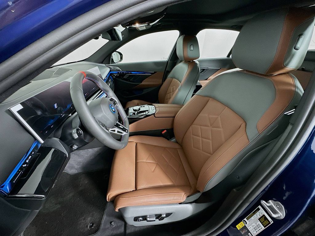 Thumbnail: 2025 BMW i5 - 16