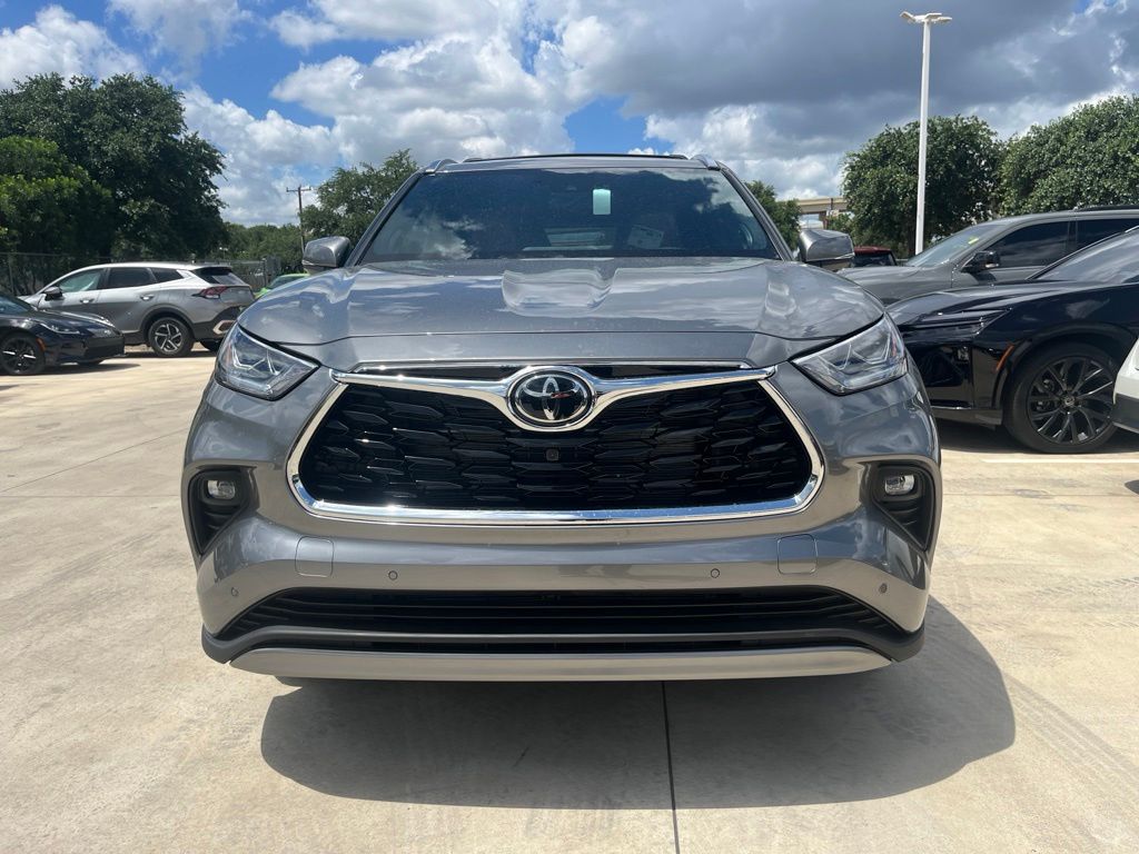 Heavy Metal 2026 Toyota Highlander Hybrid Platinum AWD SUV / Crossover All-Wheel Drive Continuously Variable Transmission