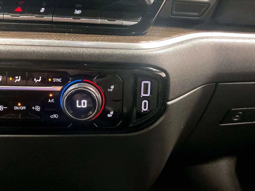 2024 Chevrolet Silverado 1500 — photo 25