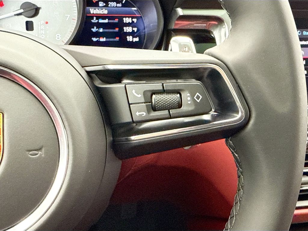 Thumbnail: 2026 Porsche Macan - 15