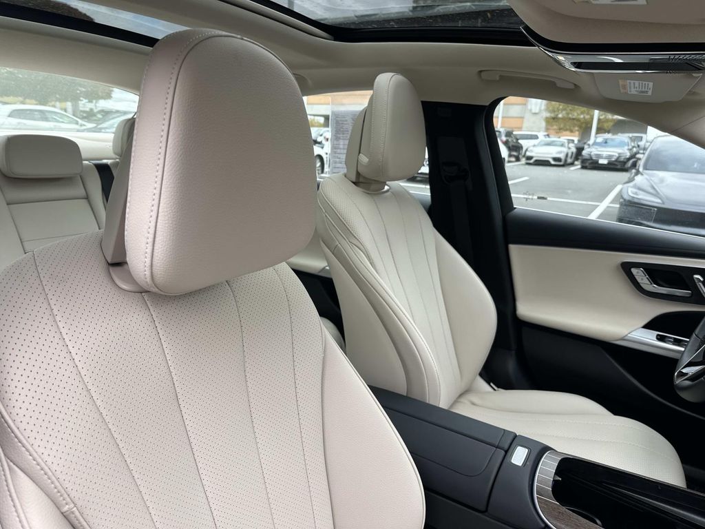 Thumbnail: 2025 Mercedes-Benz E-Class - 23