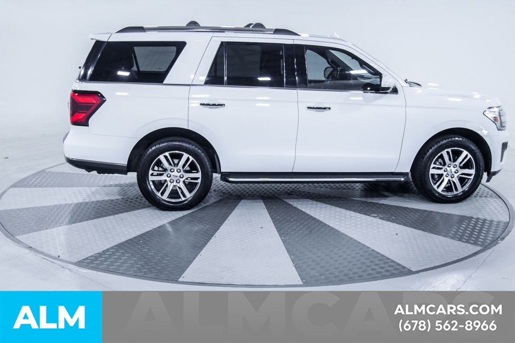 Used 2022 White Ford Limited image 11
