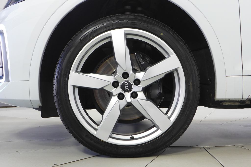 Thumbnail: 2022 Audi SQ5 - 5