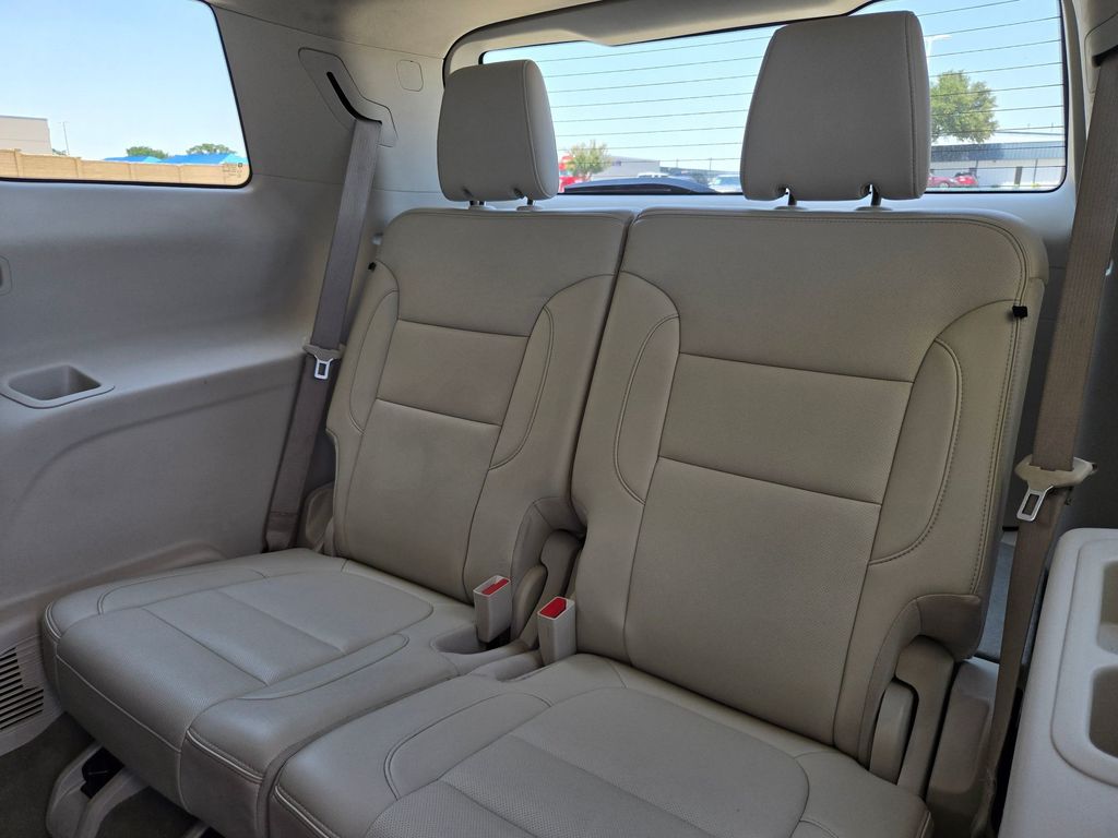 Used 2023 GMC Acadia SUV