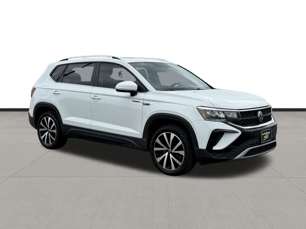 2022 Volkswagen Taos 1.5T SE  at DeMontrond Auto Country