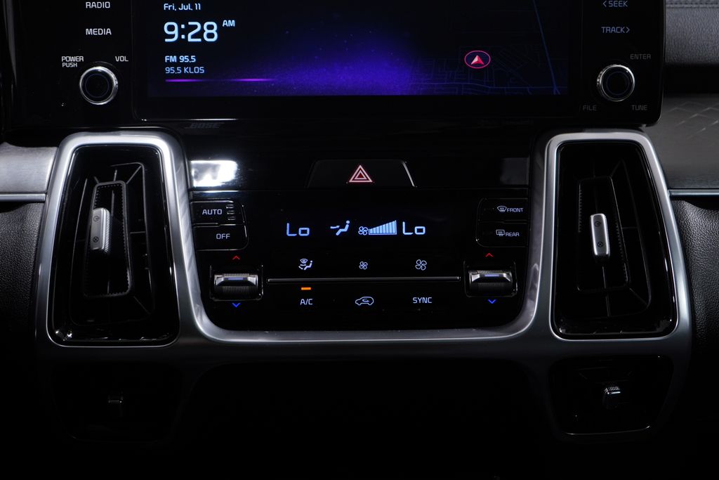 Thumbnail: 2022 Kia Sorento - 13