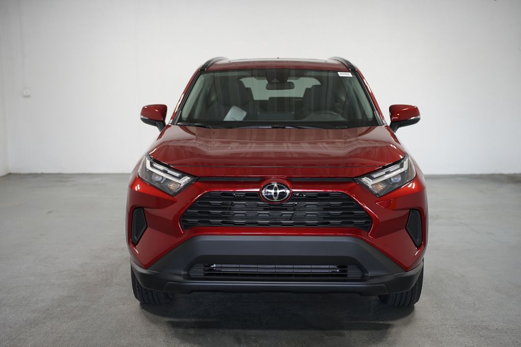 2025 Toyota RAV4 XLE 2