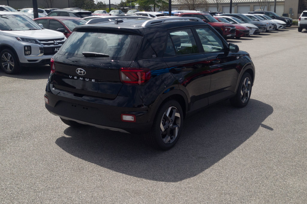 New 2026 Black Hyundai SEL image 5
