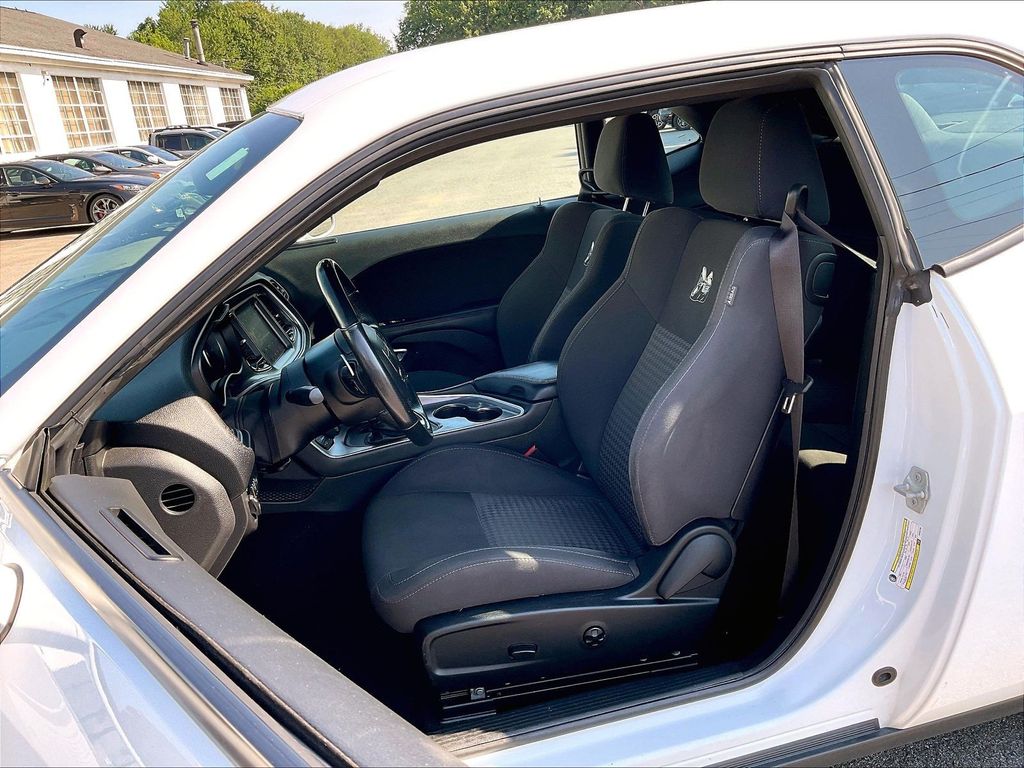 2019 Dodge Challenger — photo 10
