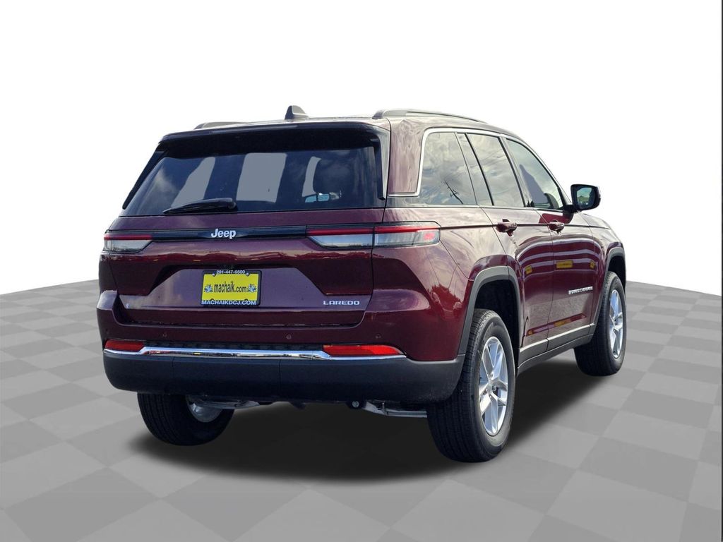 2026 Jeep Grand Cherokee Laredo - 2