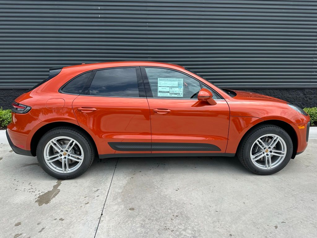 Thumbnail: 2025 Porsche Macan - 8