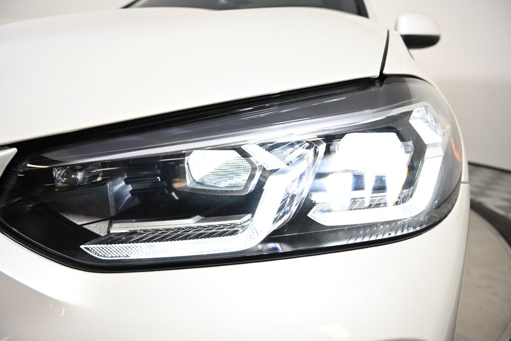 2025 BMW X4 xDrive30i 9