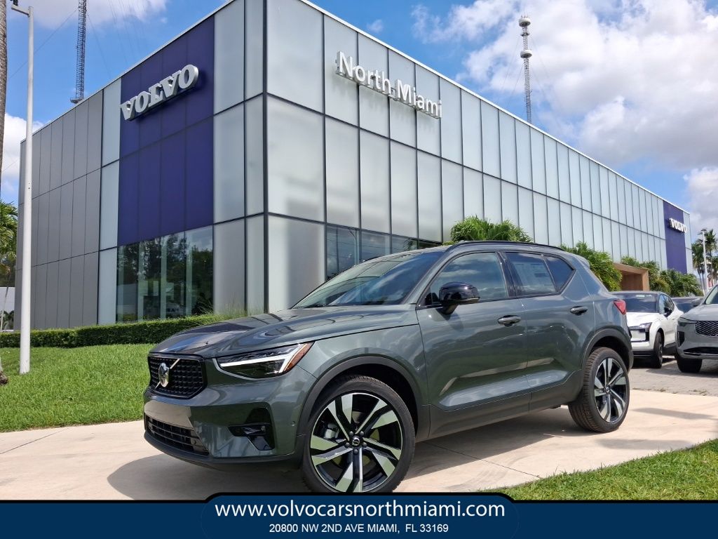 2026 Volvo XC40 Plus