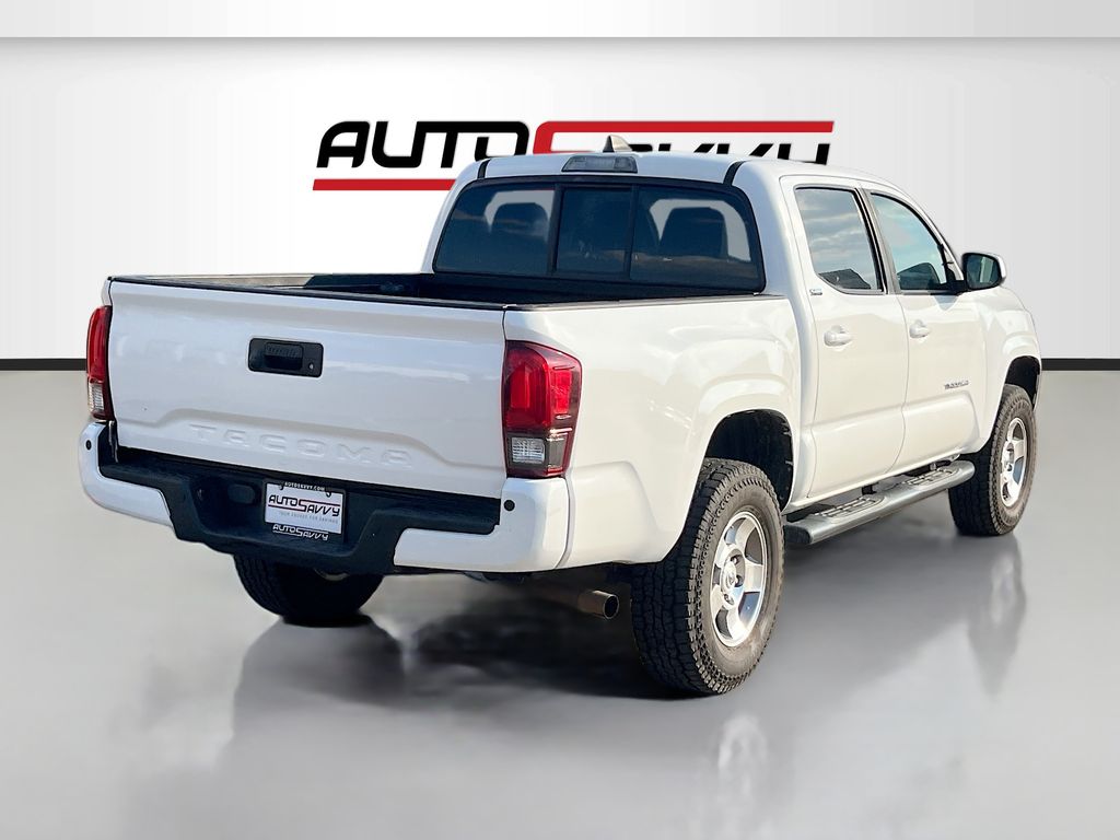Used 2020 White Toyota SR5 image 7