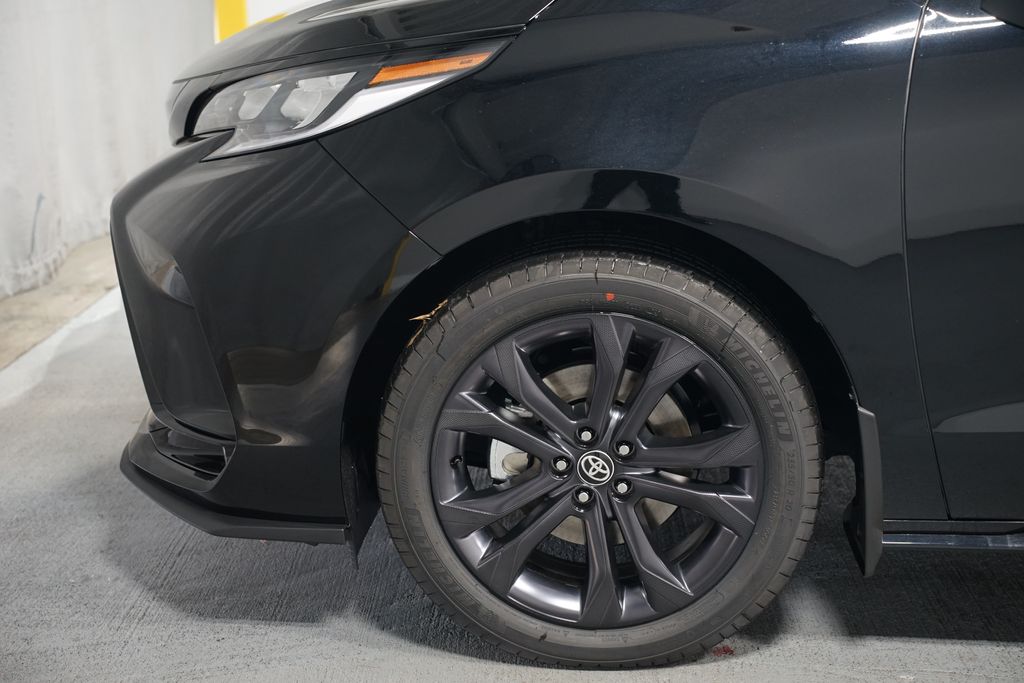 Thumbnail: 2025 Toyota Sienna - 5