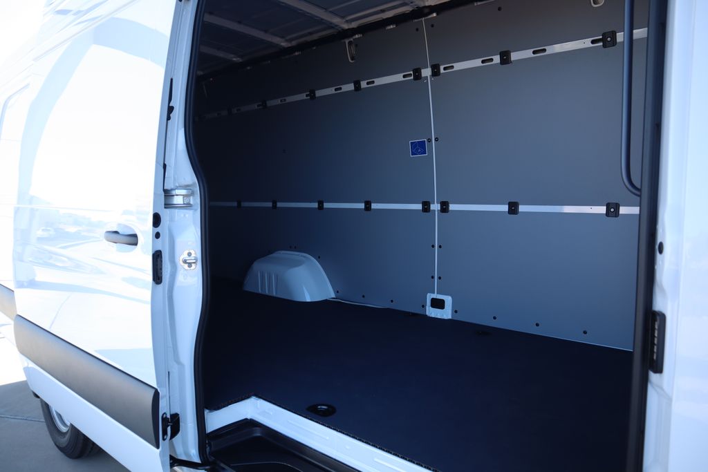 2025 Mercedes-Benz Sprinter 3500 23