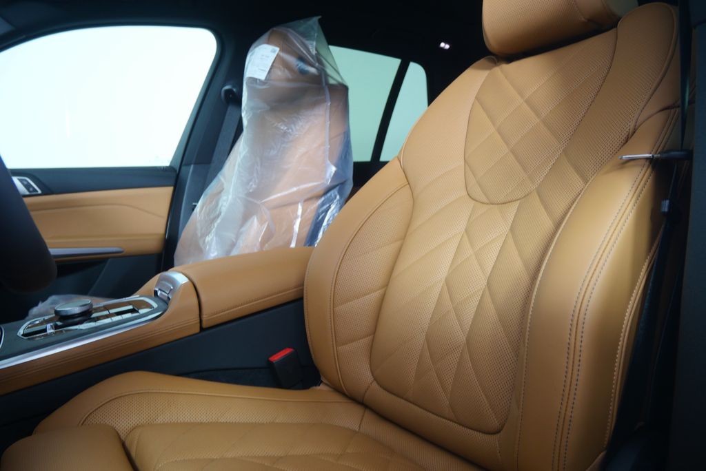 Thumbnail: 2026 BMW X5 - 11