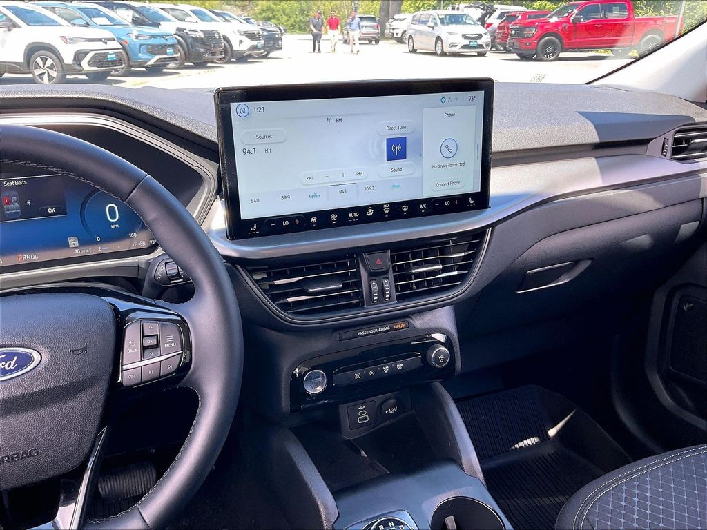 2025 Ford Escape — photo 17