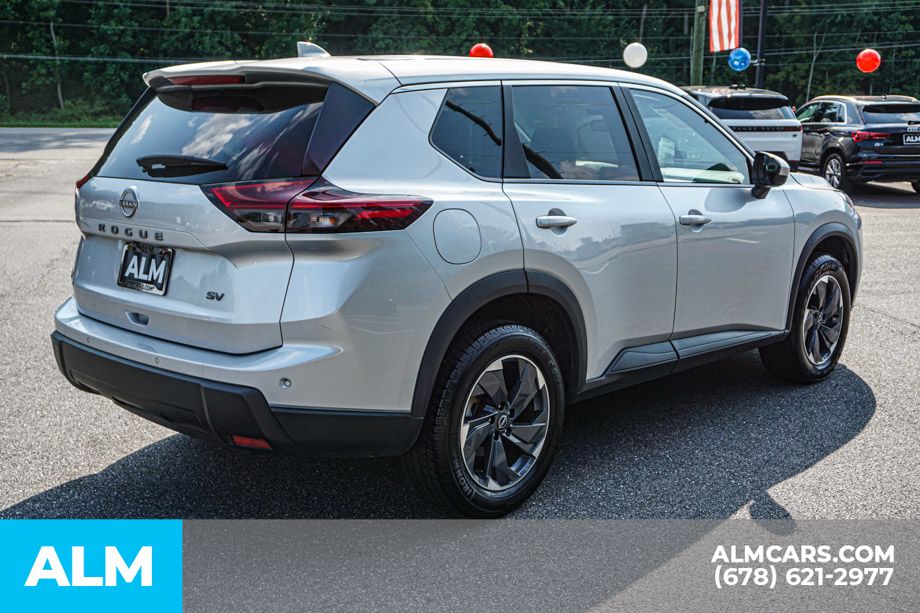 Used 2024 Silver Nissan SV image 5