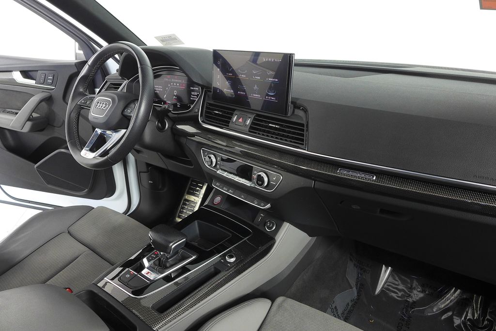 Thumbnail: 2022 Audi SQ5 - 13