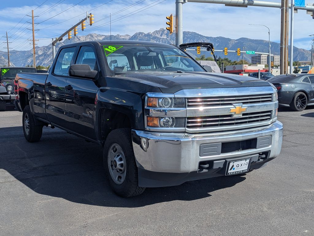 Gray (Graphite Metallic) 2018 Chevrolet Silverado 2500HD Pickup Truck Four-Wheel Drive 6-Speed Automatic Overdrive