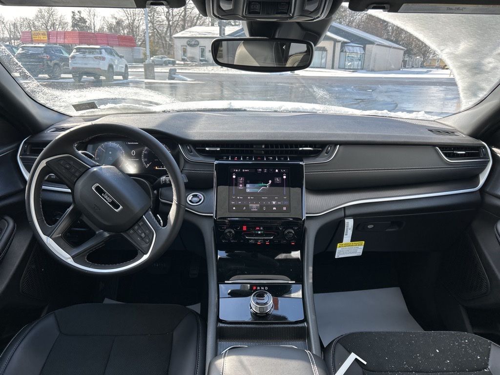 2025 Jeep Grand Cherokee Altitude - Photo 13