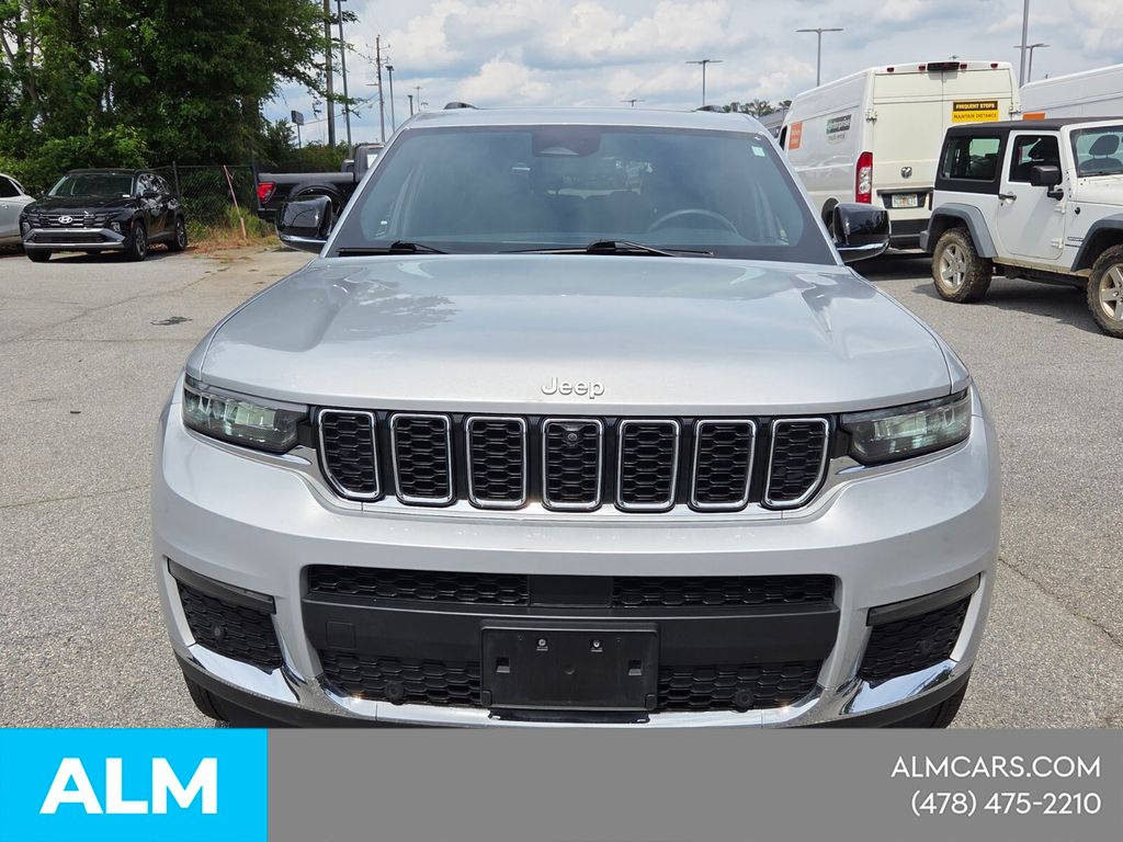 Used 2024 Silver Jeep Limited image 2