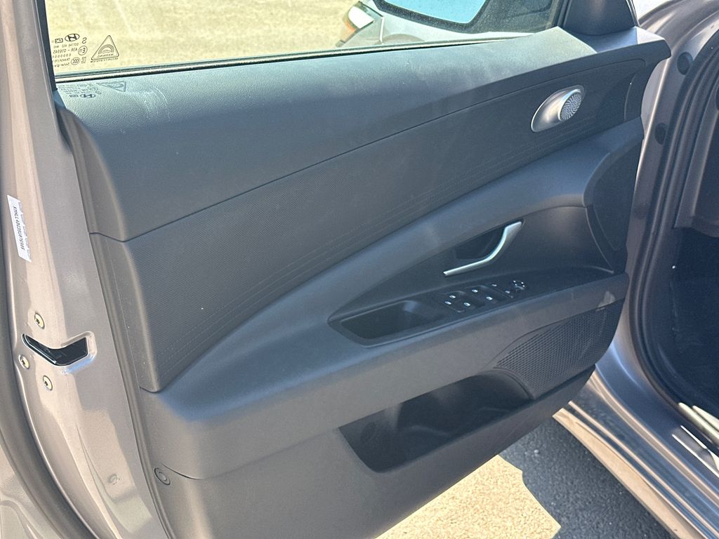 Used 2025 Silver Hyundai SE image 10