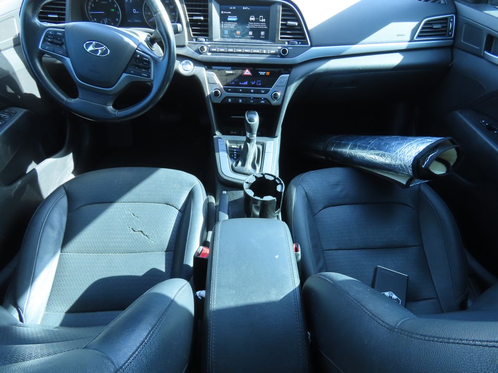 Thumbnail: 2017 Hyundai Elantra - 8