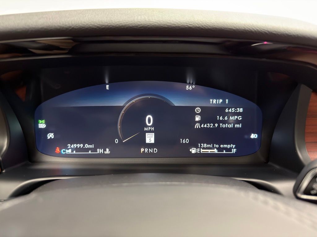 Thumbnail: 2023 Lincoln Aviator - 12