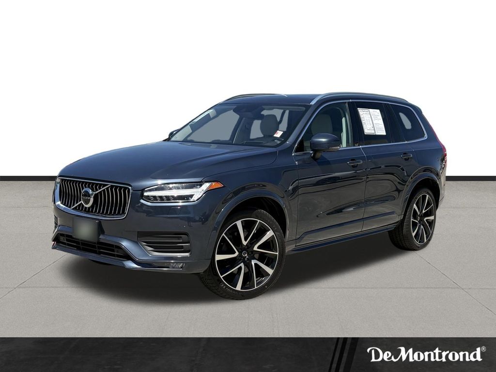 2022 Volvo XC90 T6 Momentum - 0