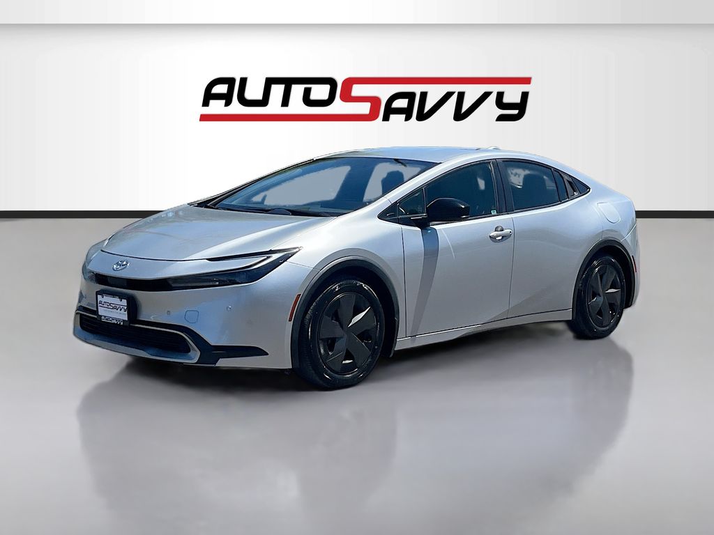 Used 2024 Silver Toyota SE image 3