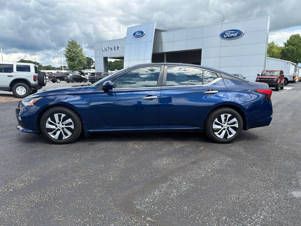 2021 Nissan Altima 2.5 S Blue at Bob Ruth Ford
