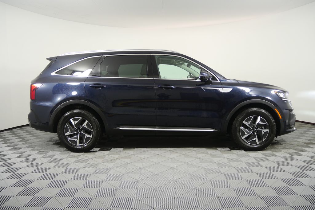 Thumbnail: 2023 Kia Sorento - 2