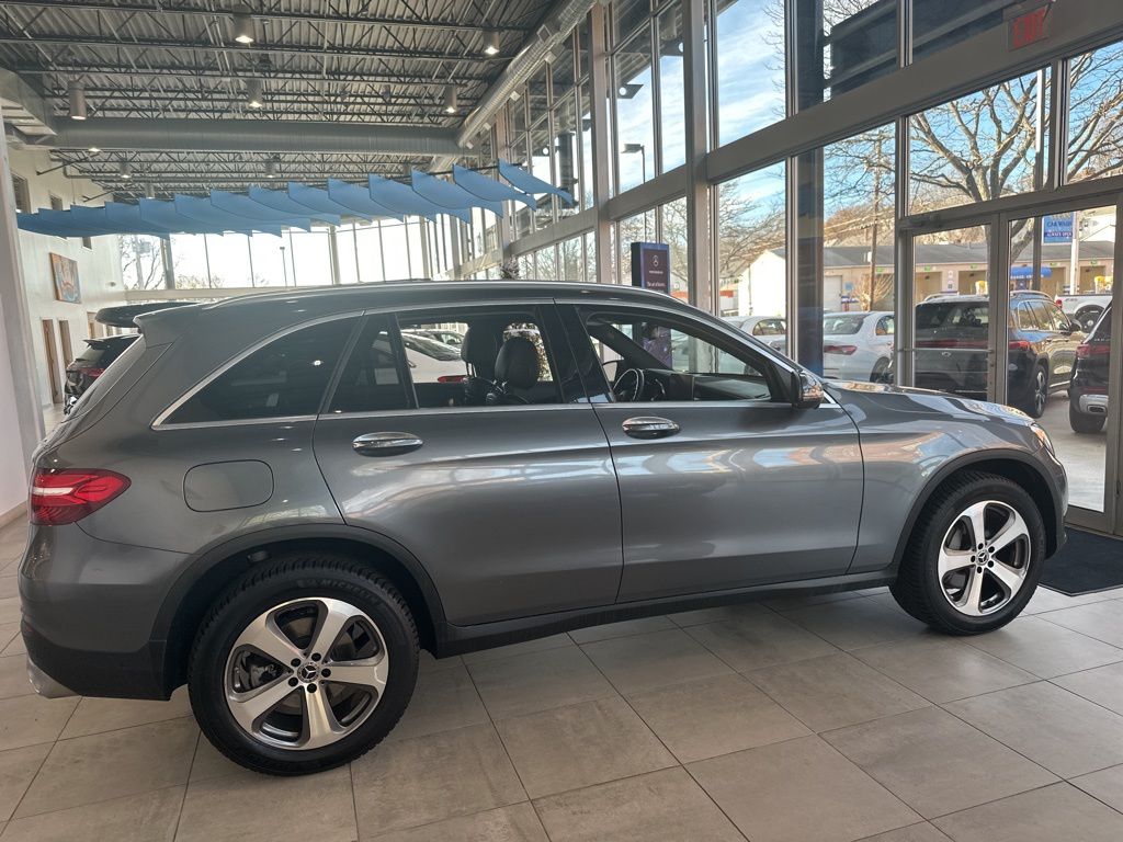 2018 Mercedes-Benz GLC GLC 300 8