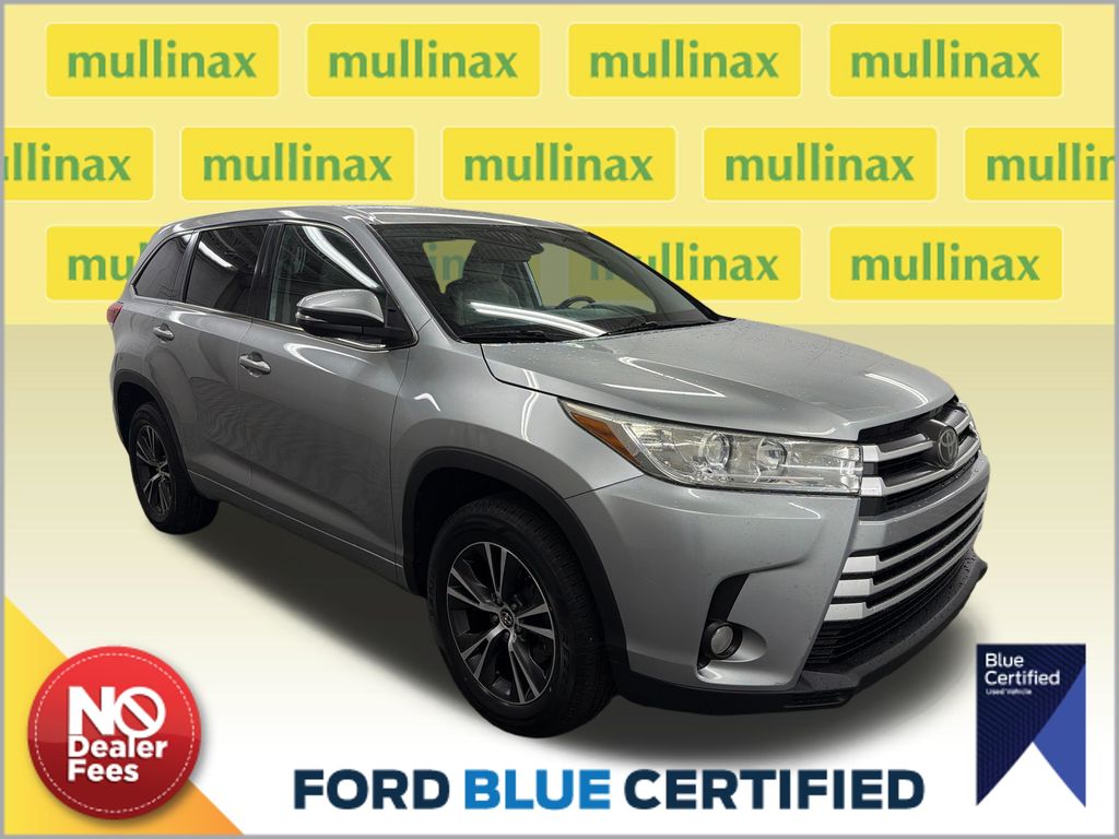 Celestial Silver Metallic 2018 Toyota Highlander LE Plus SUV / Crossover Front-Wheel Drive 8-Speed Automatic