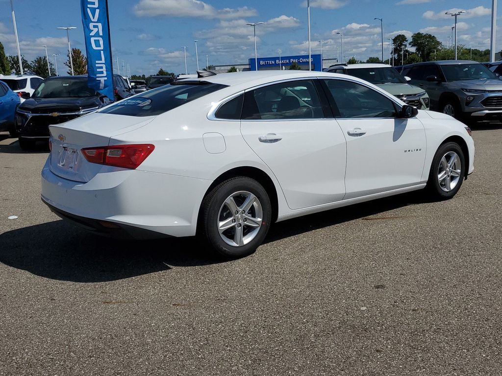 2025 Chevrolet Malibu LS 4