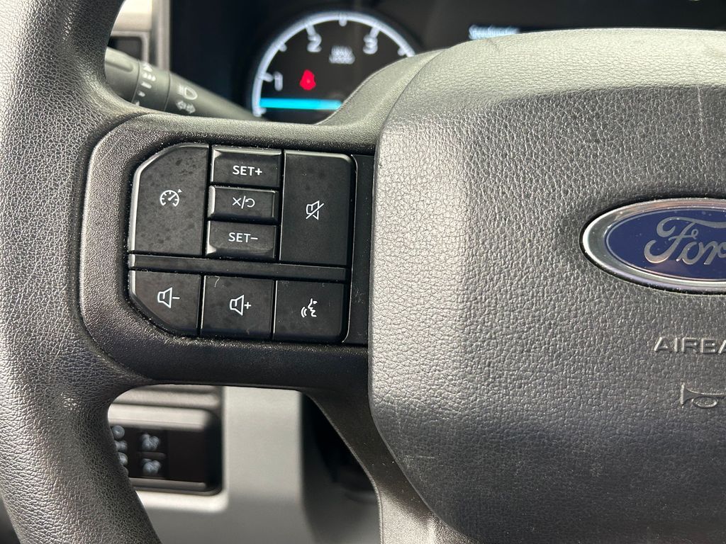 Used 2024 Oxford White Ford XLT image 31