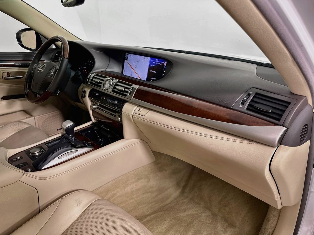 Thumbnail: 2016 Lexus LS - 30