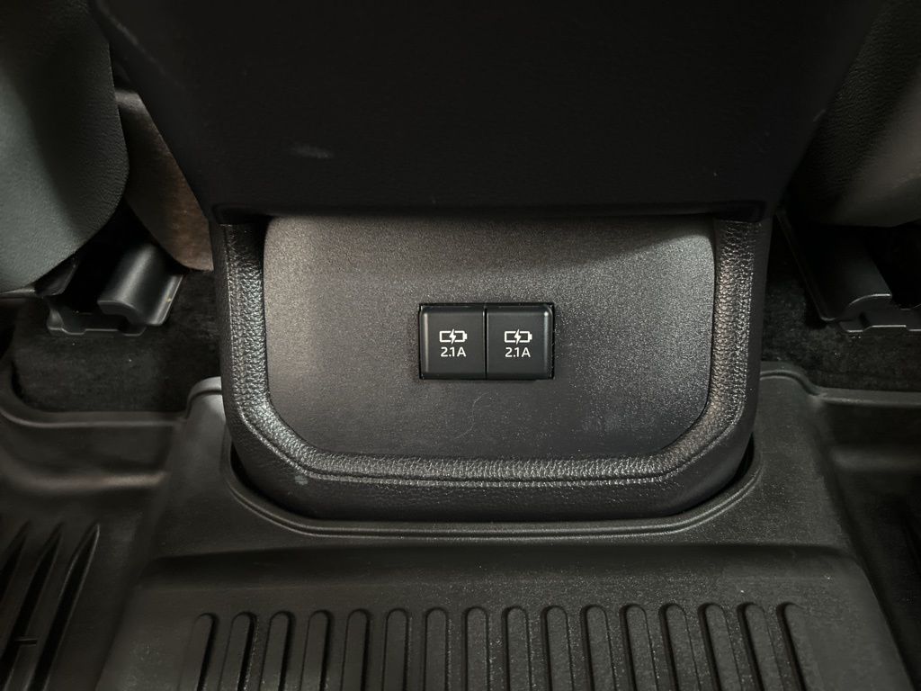 used 2021 Toyota Highlander car, priced at $34,908