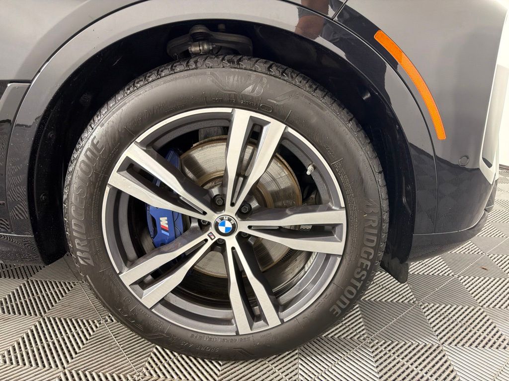 Thumbnail: 2024 BMW X7 - 11