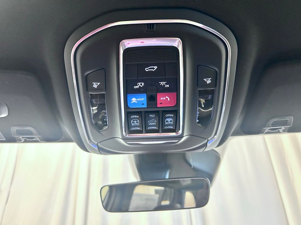 new 2026 Jeep Grand Cherokee car, priced at $49,995