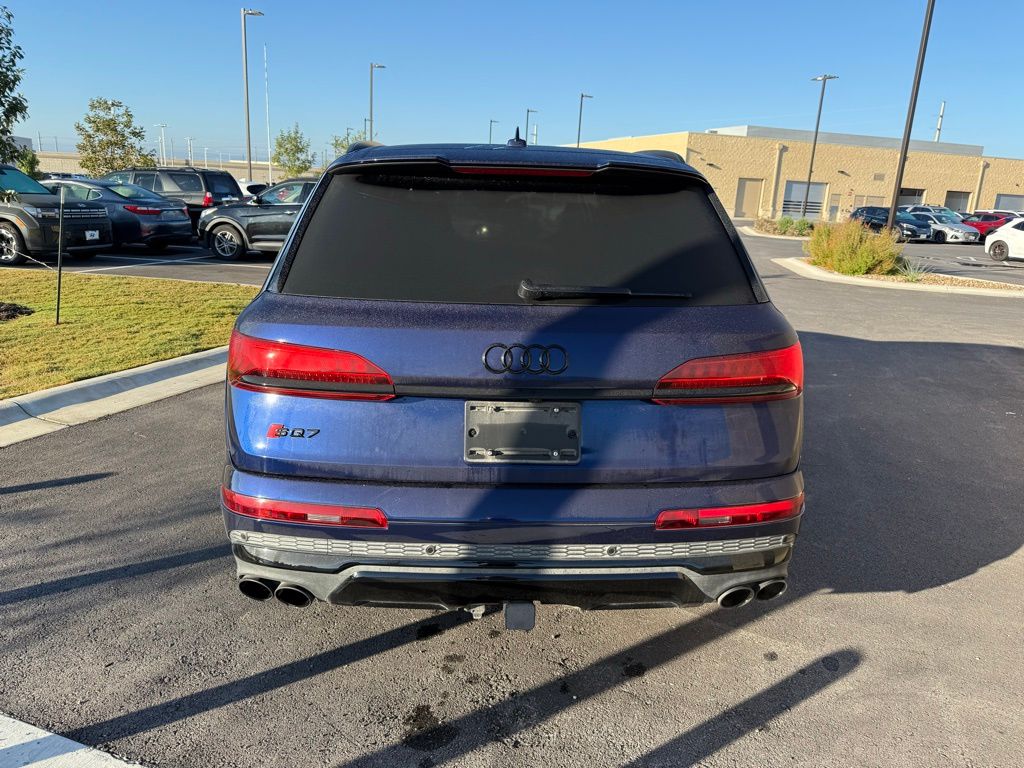 Thumbnail: 2022 Audi SQ7 - 5